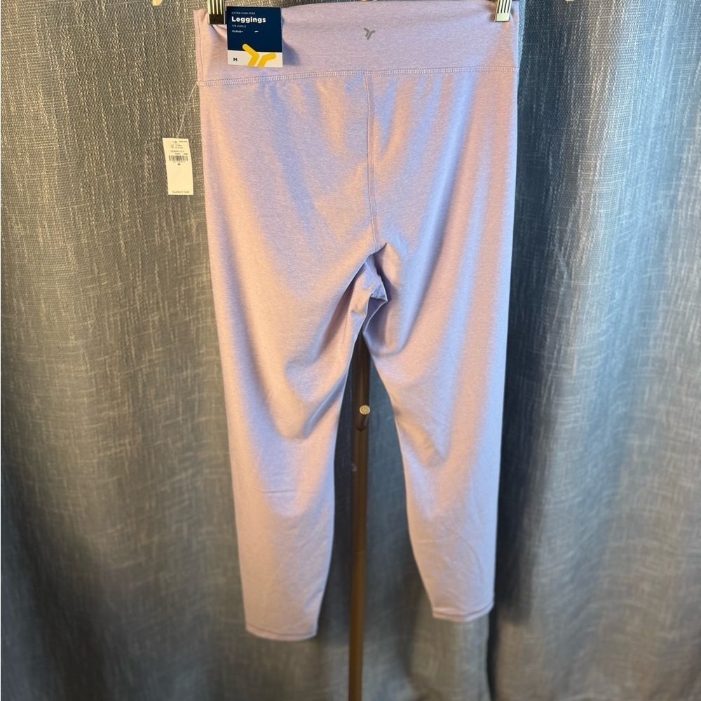 NWT OLD NAVY Extra High-Waisted Cloud+ 7/8 Leggings Color: Light purple medium